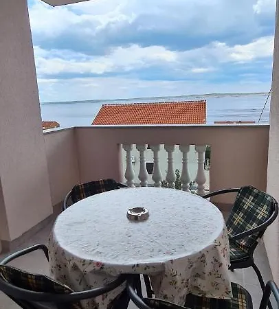 Cesar Apartment